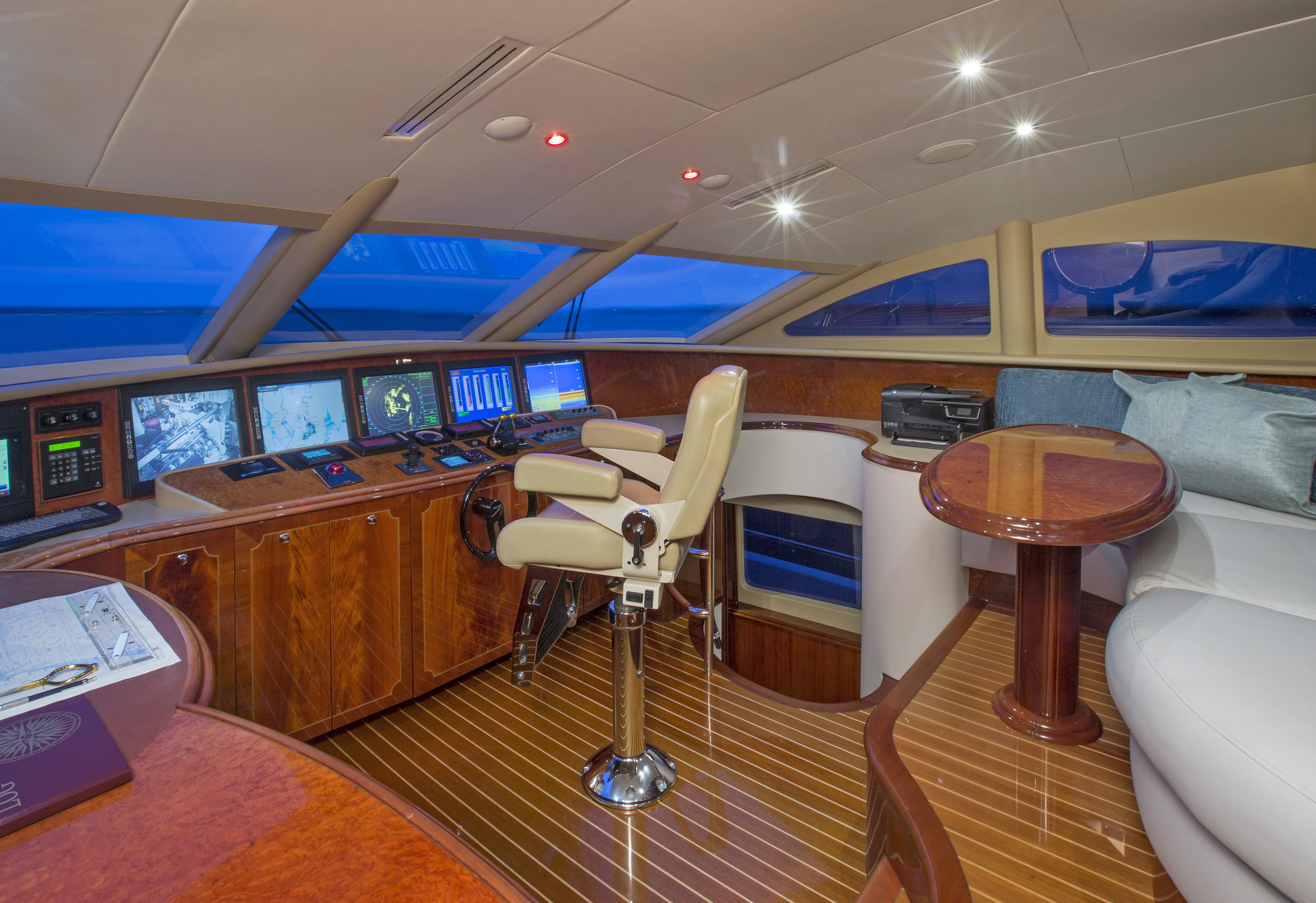 Yacht GALE WINDS Bridge Deck Luxury Yacht Browser by CHARTERWORLD Superyacht Charter